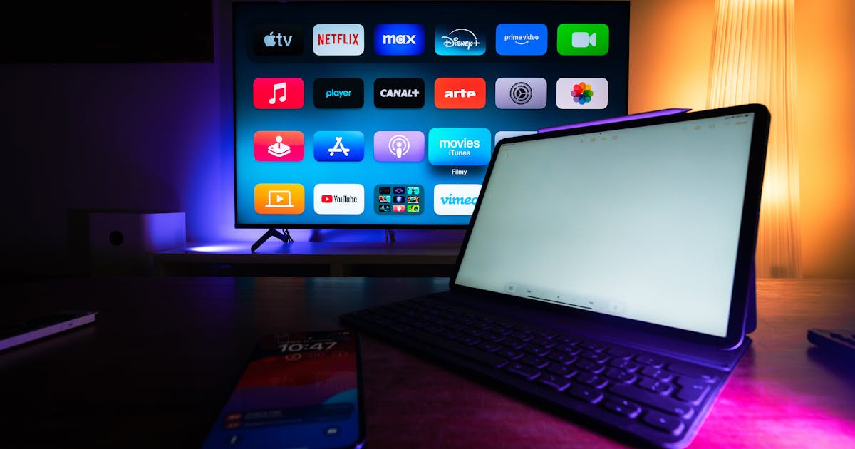 IPTV ישראל 2026 – צפייה בטלוויזיה חכמה בערוצים בשידור חי באיכות 4K UHD